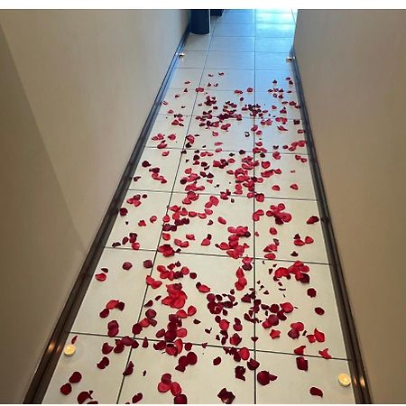 Cocoon Apartment Victoria Ngoại thất bức ảnh